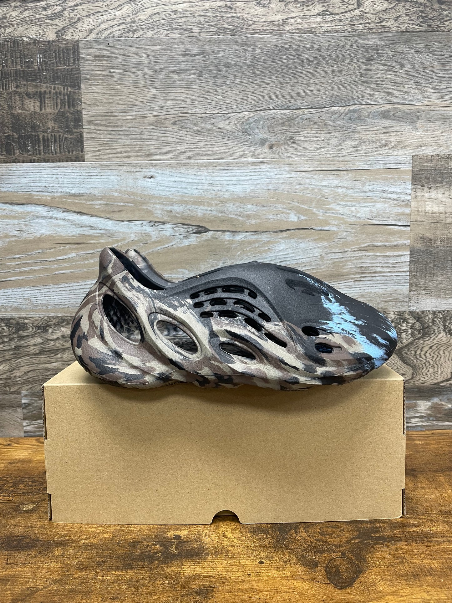 Yeezy Foam Runner MX Cinder 9