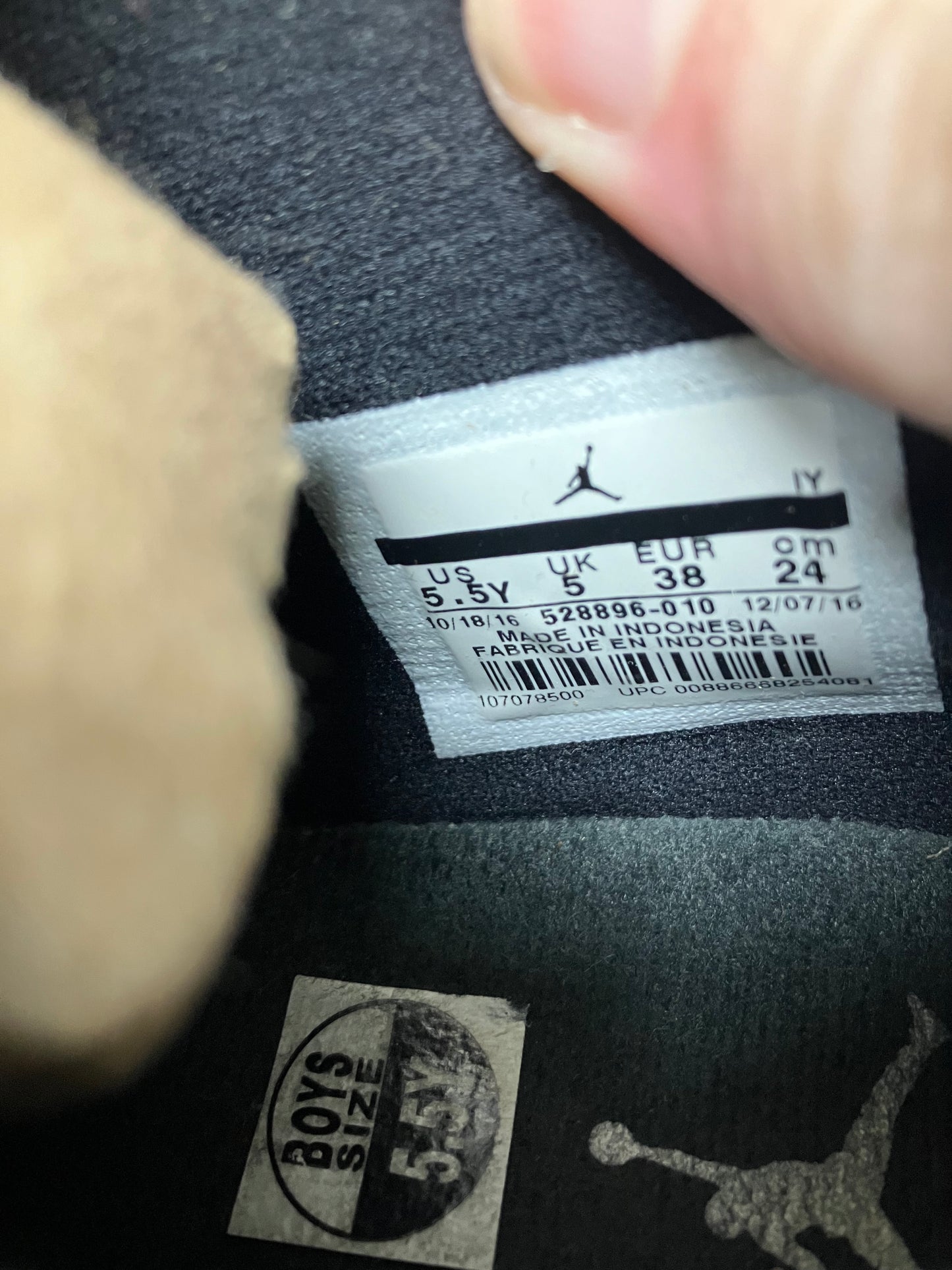 Jordan 11 Low Barons Size 5.5y