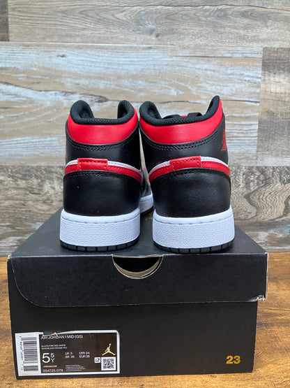 Jordan 1 Mid Fire Red Size 5.5y