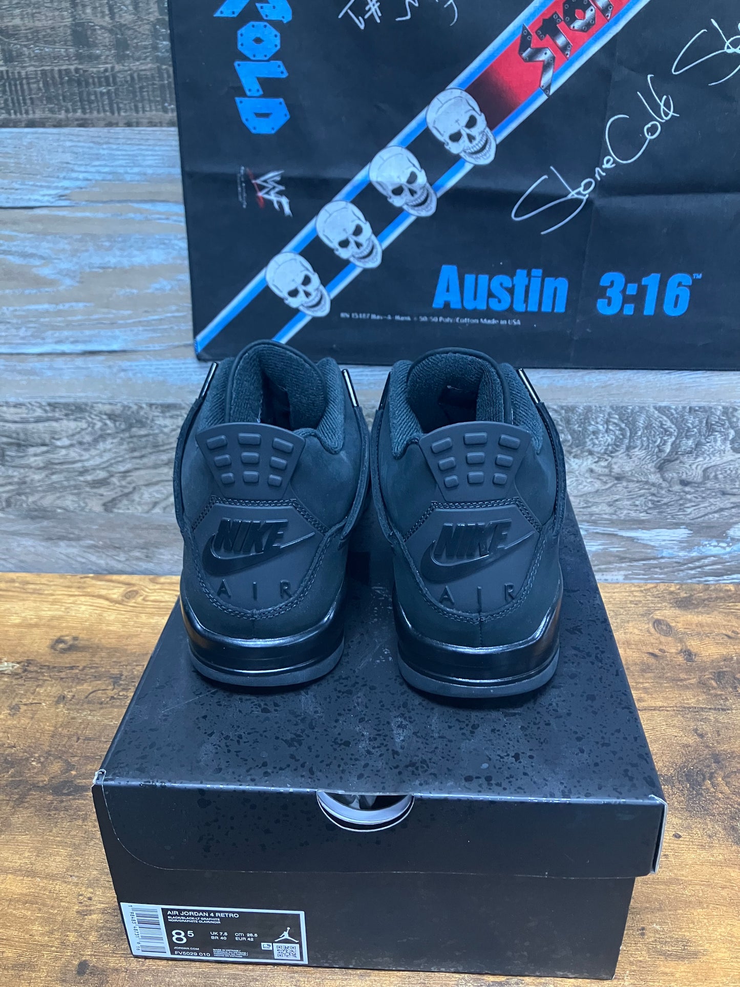 8.5 - Nike Air Jordan 4 Retro "Black Cat" sneakers