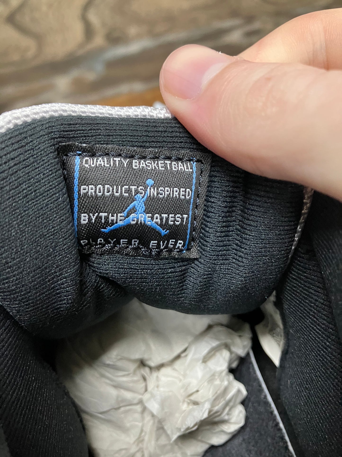 Jordan 11 Legend Blue Size 9.5