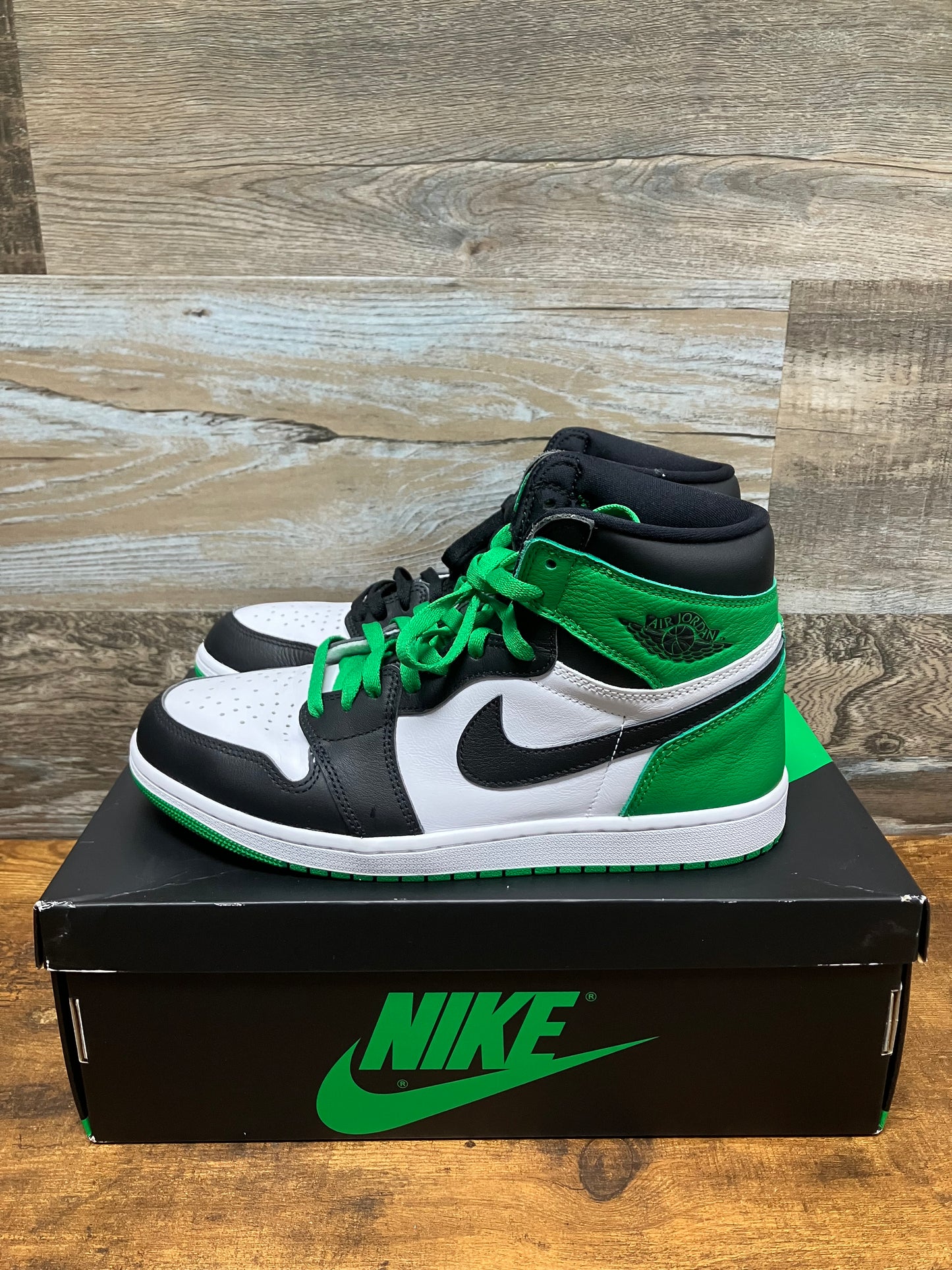 Air Jordan Retro 1 Lucky Green Size 11