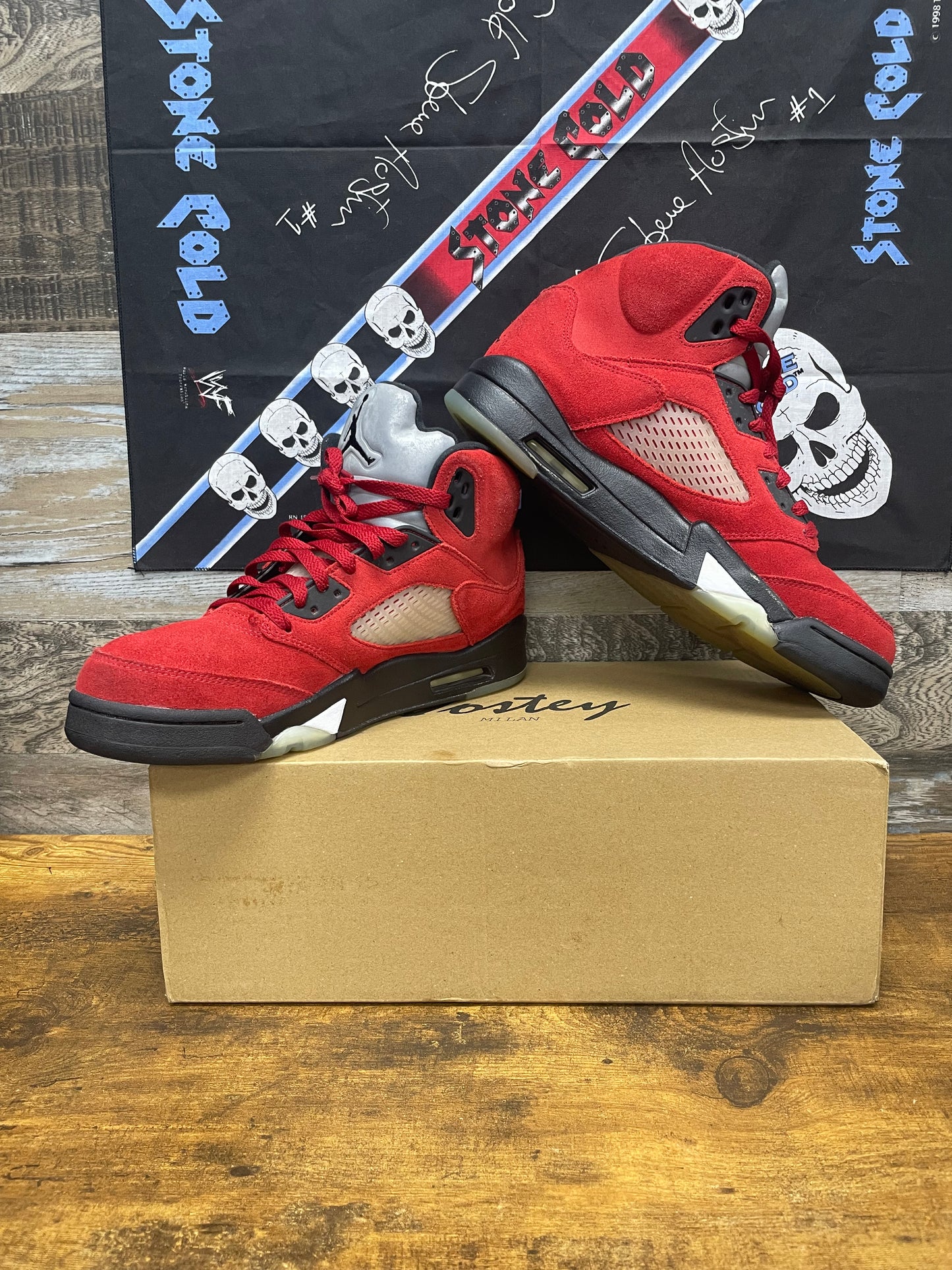 10.5 - Nike Air Jordan 5 Retro 'Raging Bull'