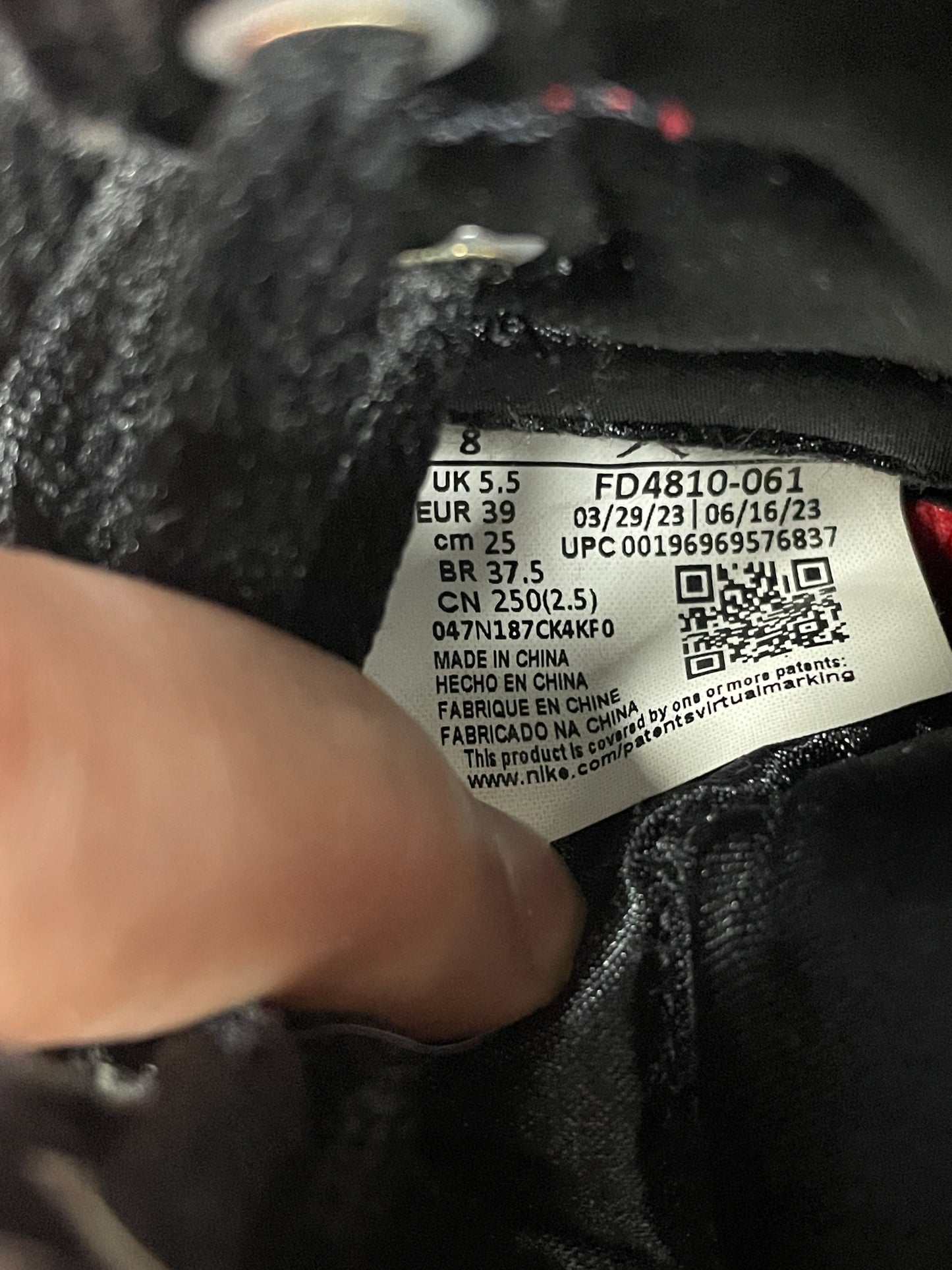 8W - Jordan 1 Satin Bred
