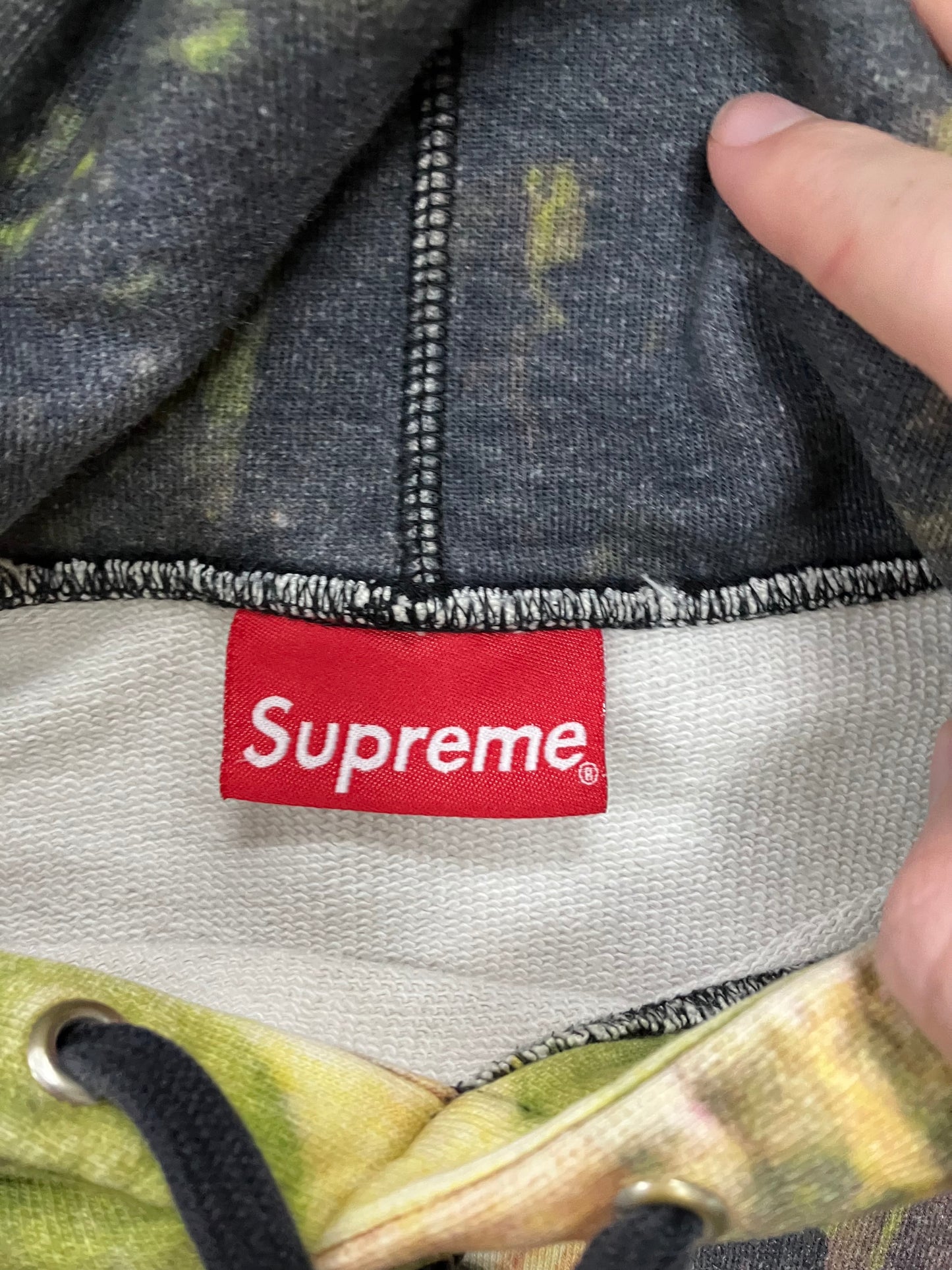 Supreme Le Bain Hoodie Size M