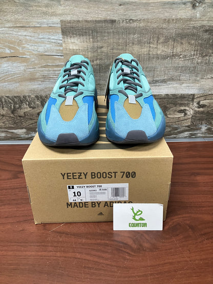 Yeezy 700 faded Azure Size 10