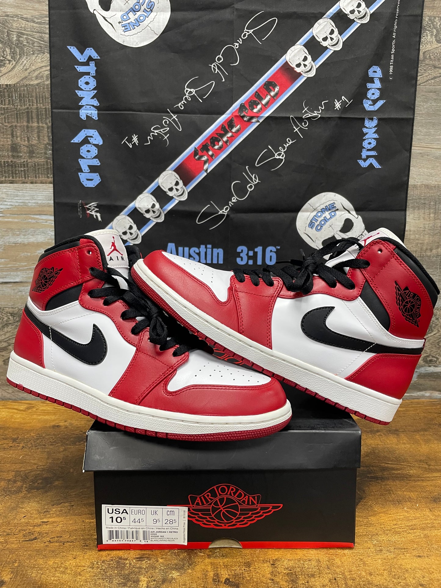 10.5 - Nike Air Jordan 1 Retro High "Chicago" sneakers