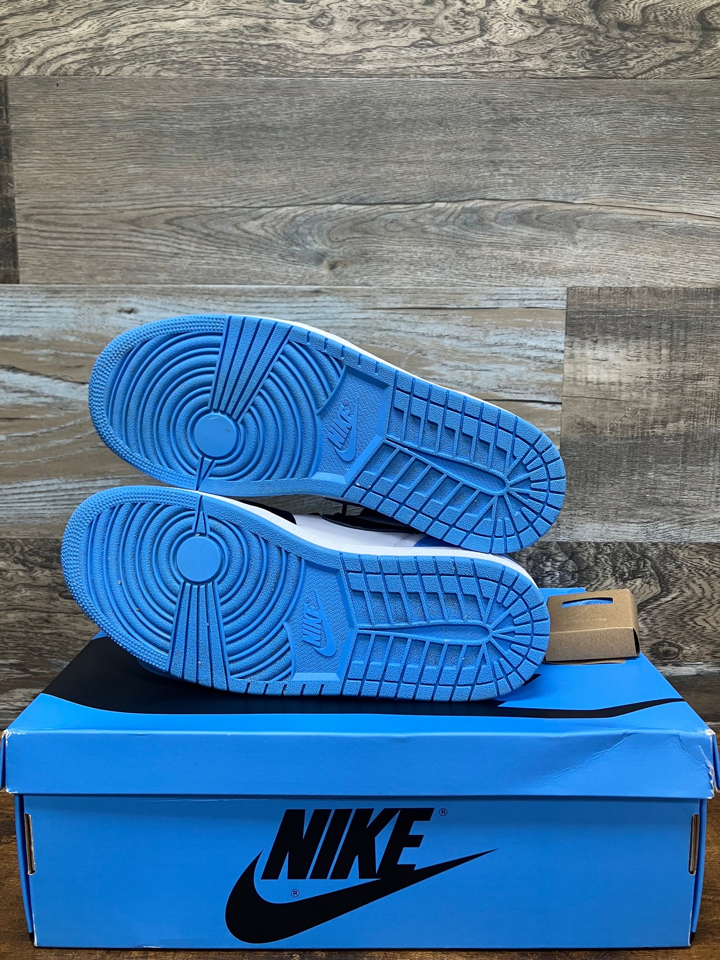 Size 9 - Jordan 1 Retro OG High UNC Toe
