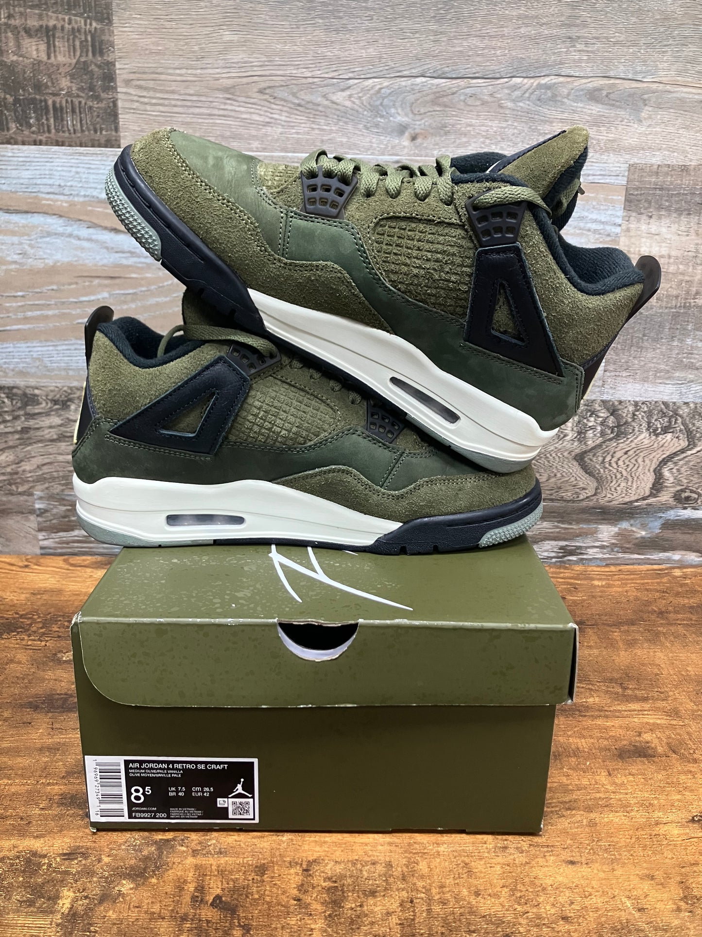 Air Jordan 4 Craft Olive Size 8.5
