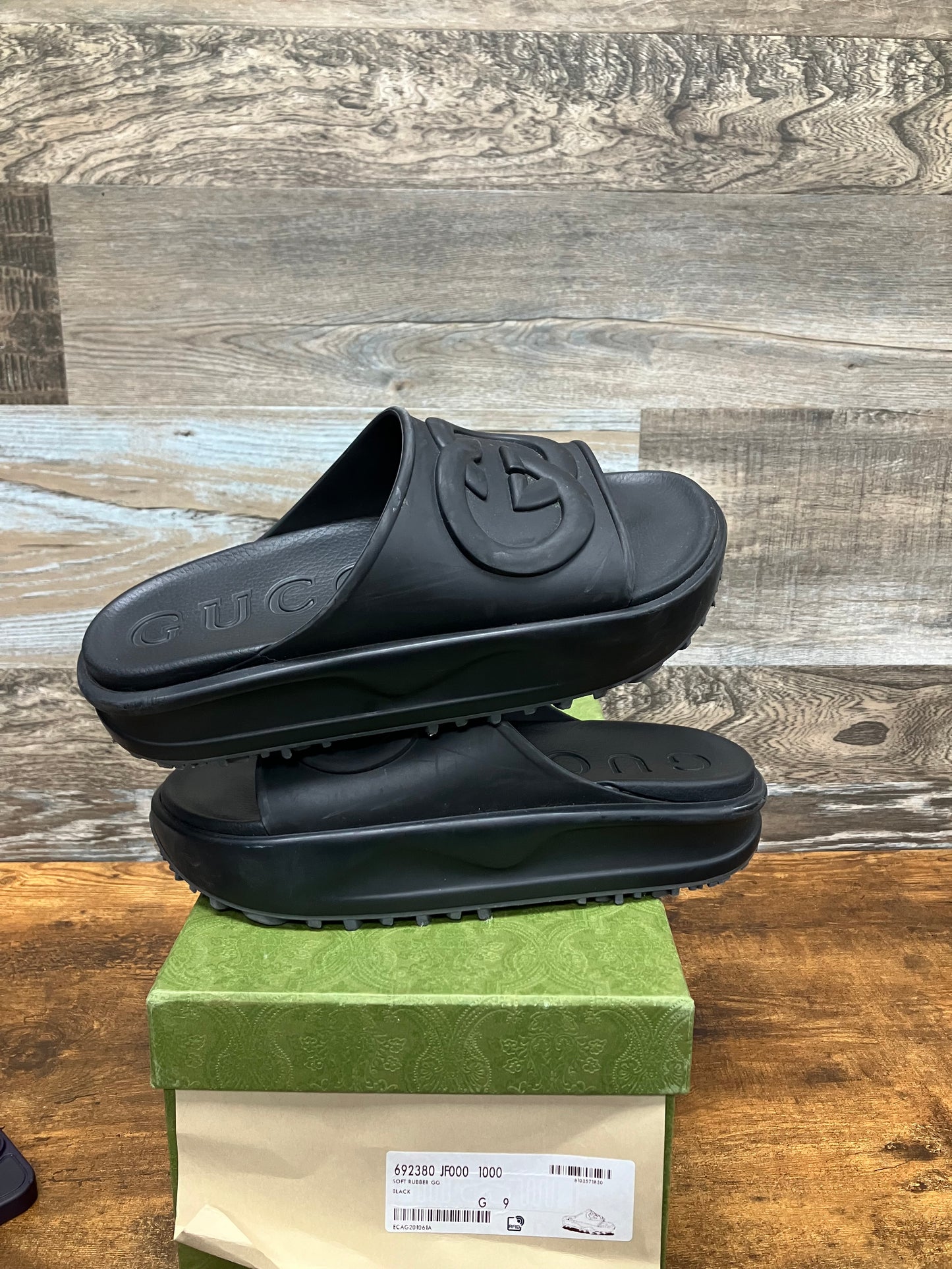 Gucci Rubber GG Slide Size 9