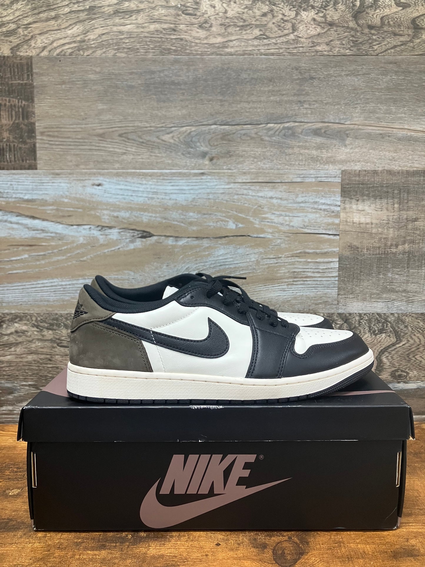 Air Jordan 1 Low Mocha 12