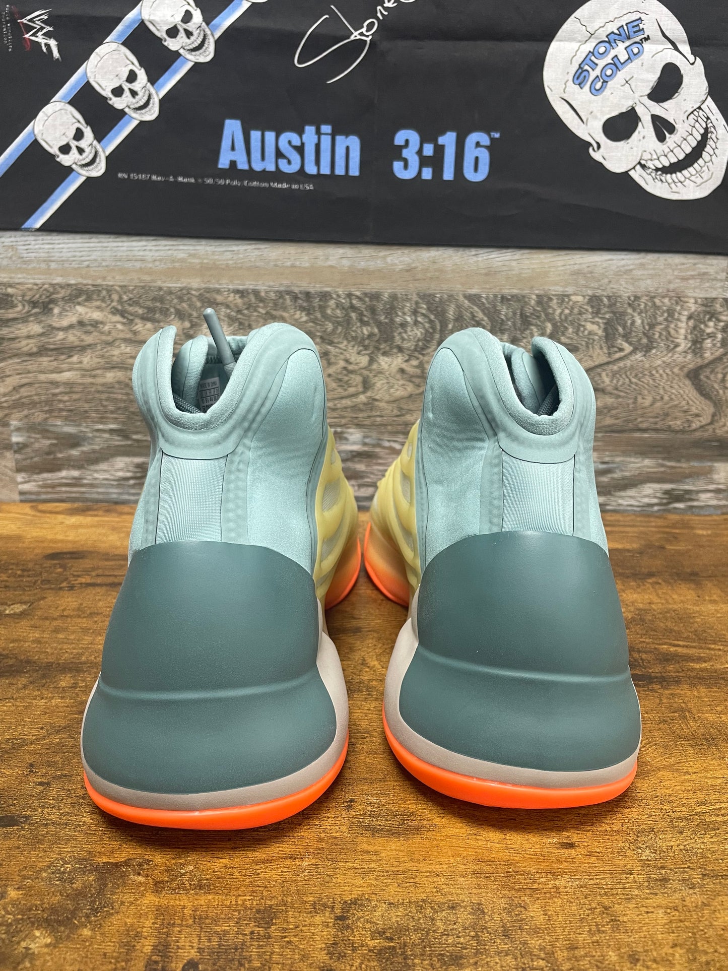 10 - Yeezy QNTM Hi-Res Coral New