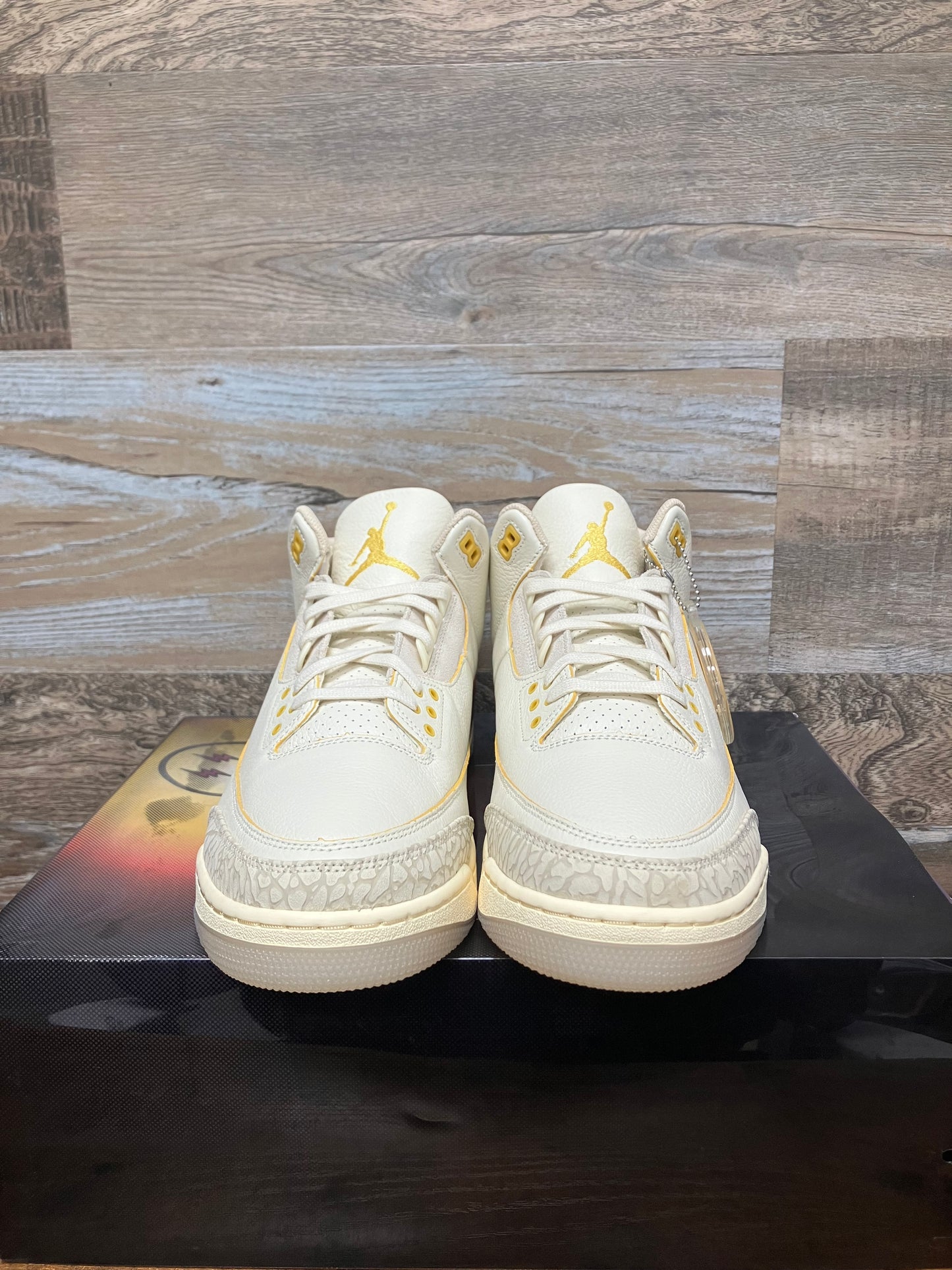 13-Air Jordan 3 J Balvin ‘Medellin Sunset’
