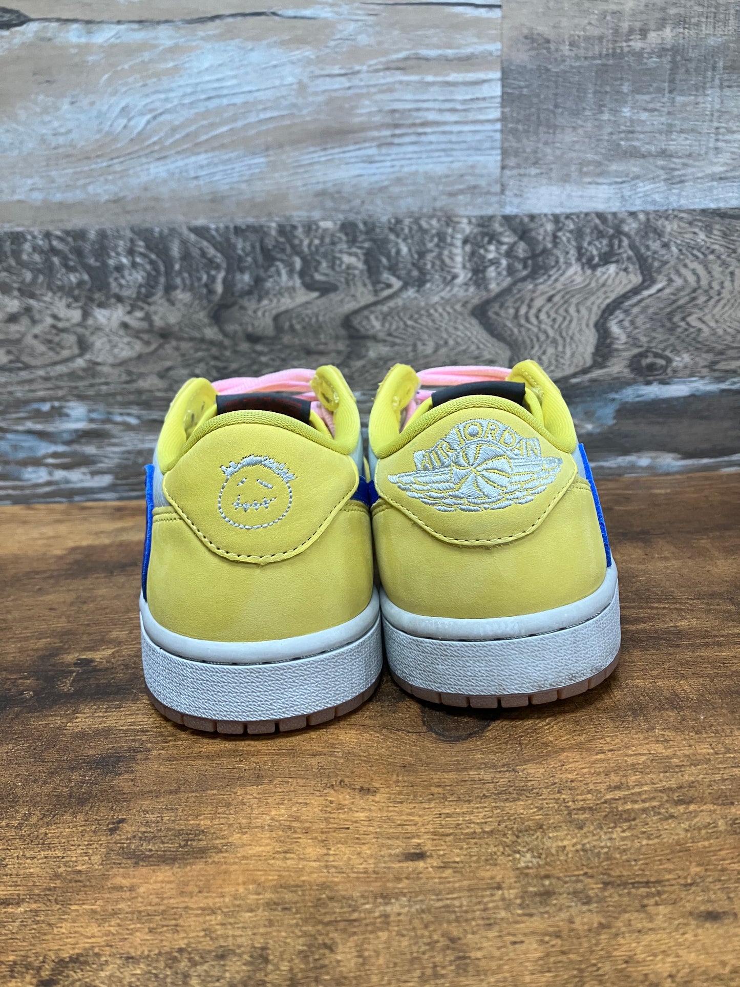 Jordan 1 Low Travis Scott Canary Size 9W/7.5M