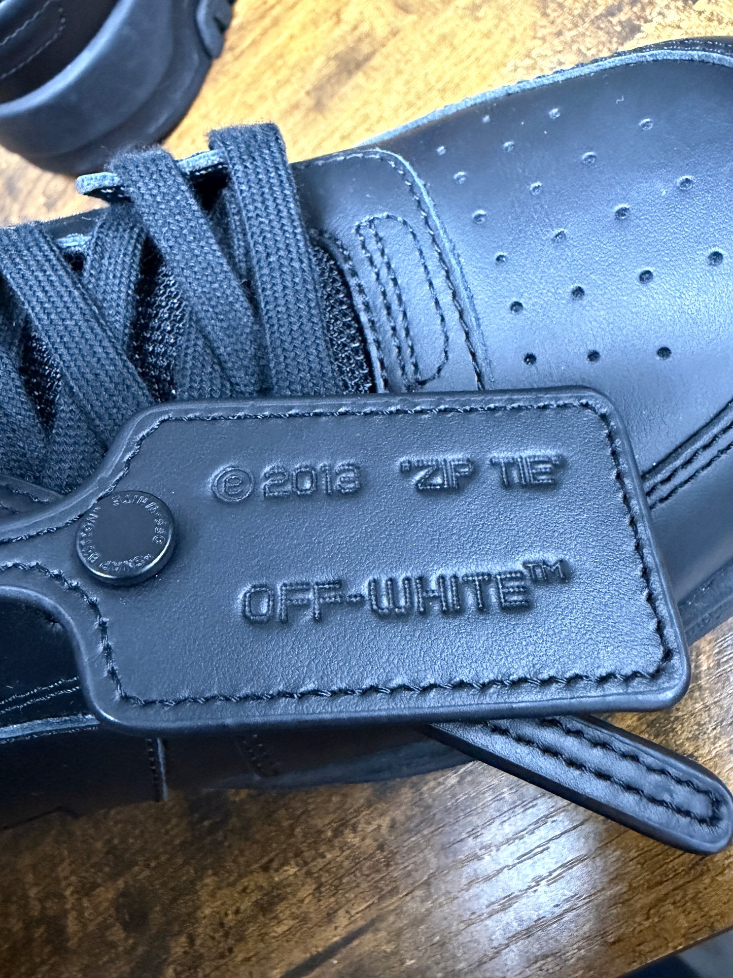 9 - Off-White Out of office Triple Black