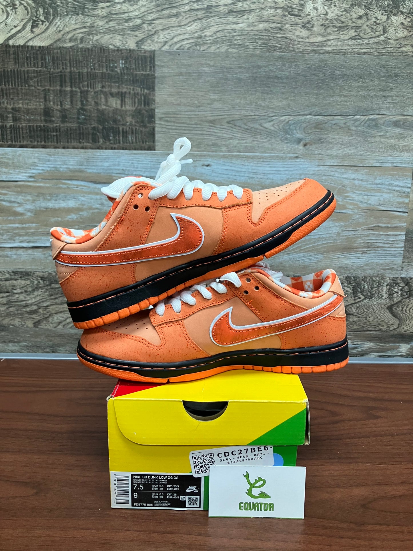 Dunk Low Orange Lobster Size 7.5