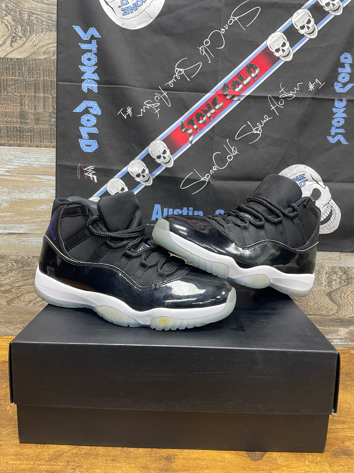 Air Jordan 11 "Space Jam" sneaker 9.5