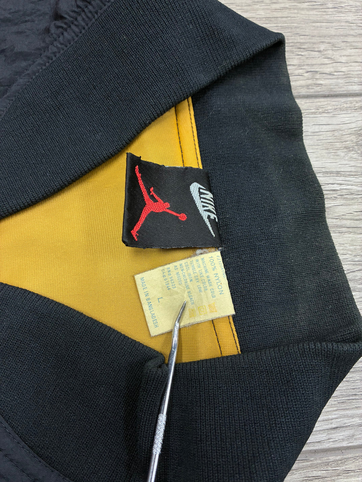L - Vintage Jordan 7 Track Jacket