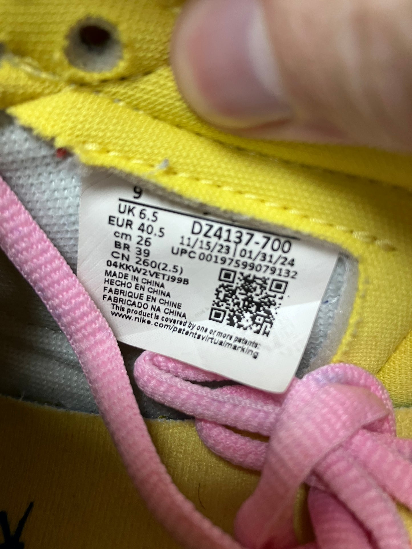 Jordan 1 Low Travis Scott Canary Size 9W/7.5M