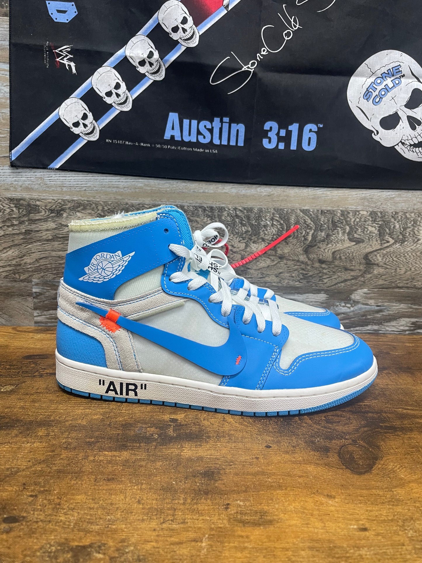 Off-White x Air Jordan 1 Retro High OG 'UNC’