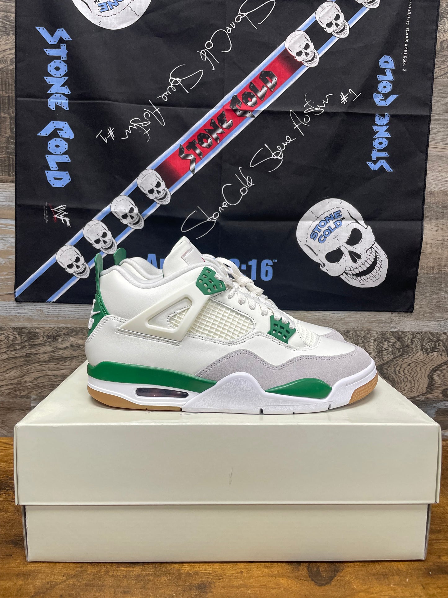Nike SB x Air Jordan 4 Retro SP 'Pine Green 10