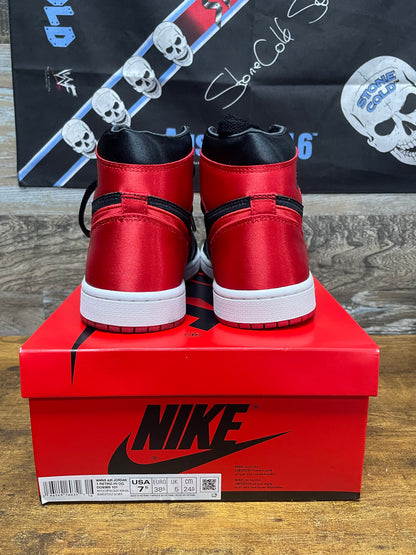 8W - Jordan 1 Satin Bred