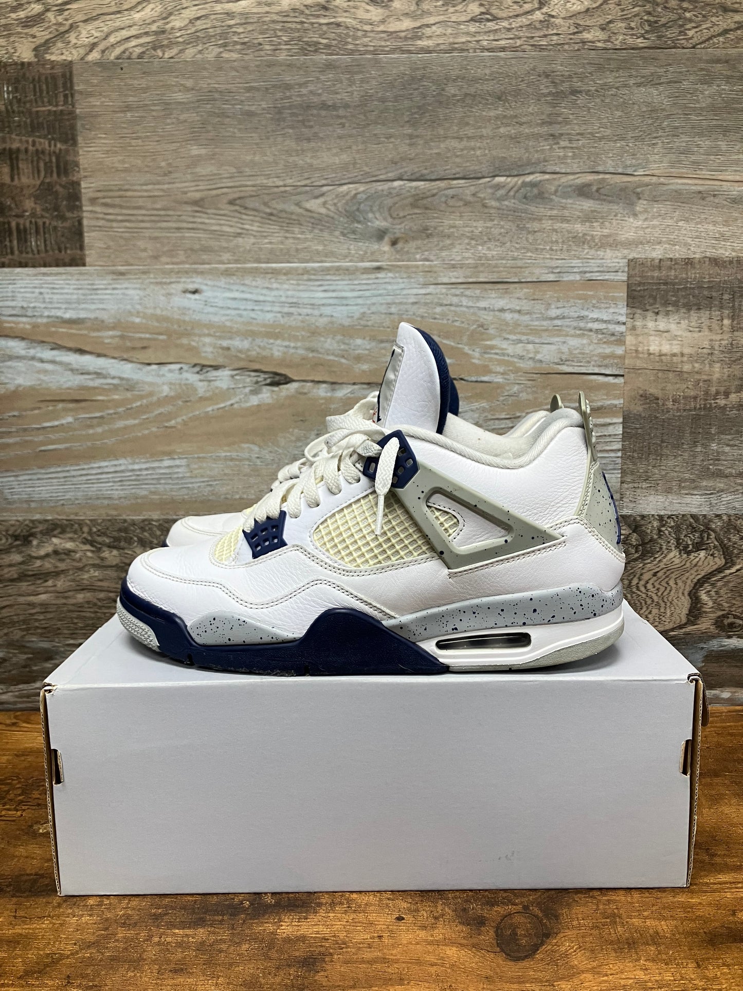 Air Jordan 4 Midnight Navy Size 10