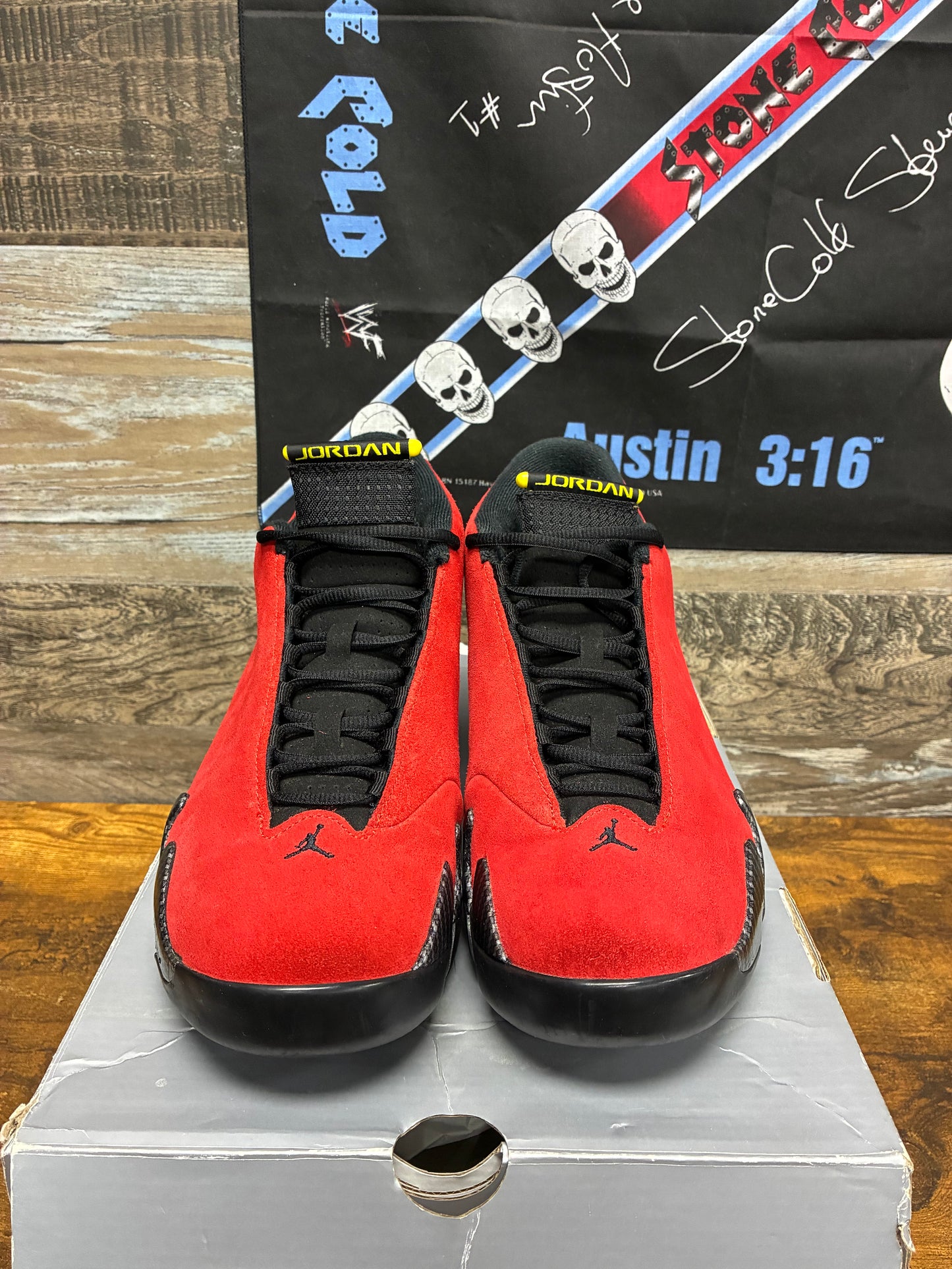 9.5 - Nike Air Jordan 14 Retro "Ferrari" (2025)