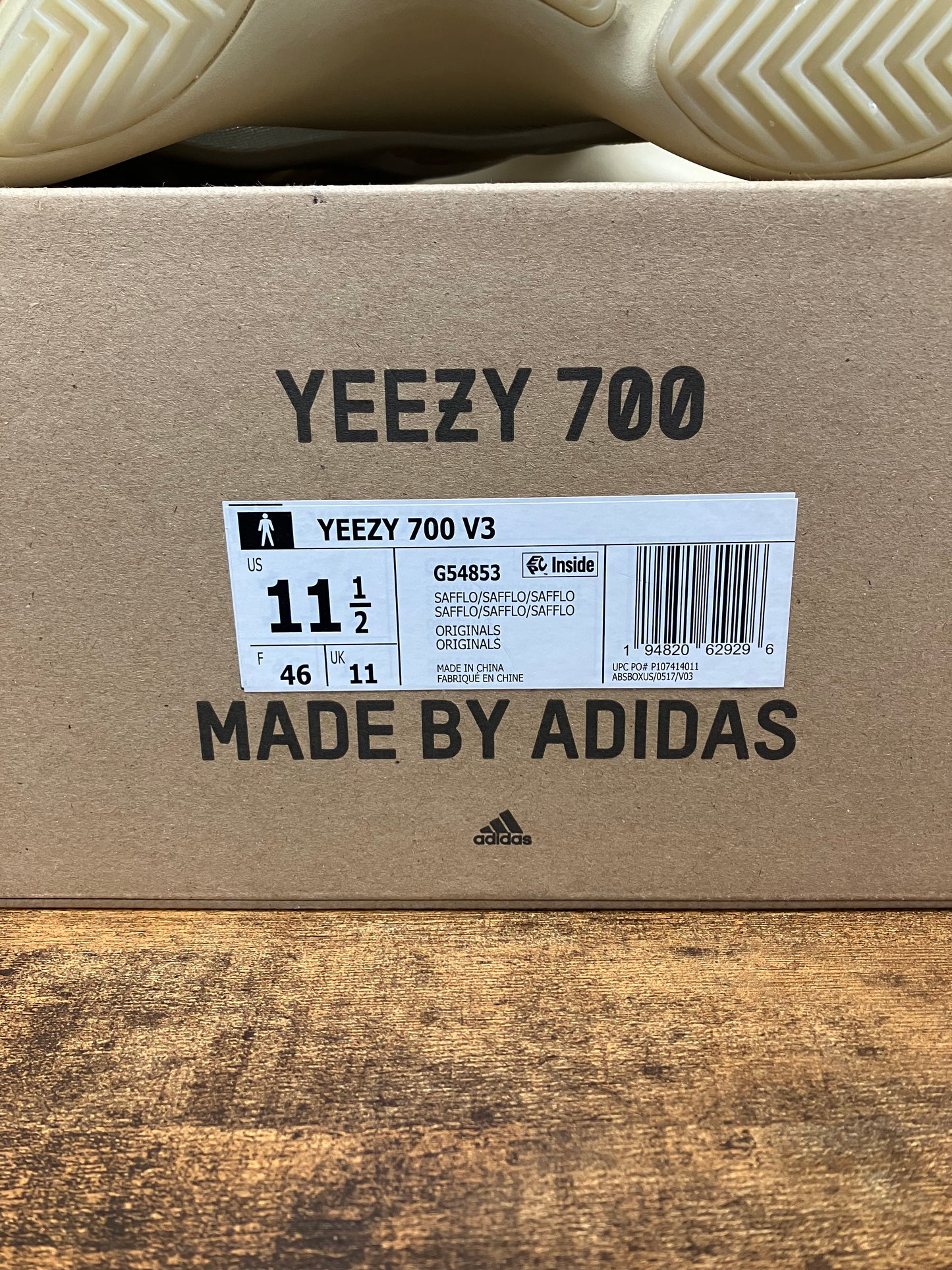 Yeezy 700 v3 Safflower Size 11.5 New