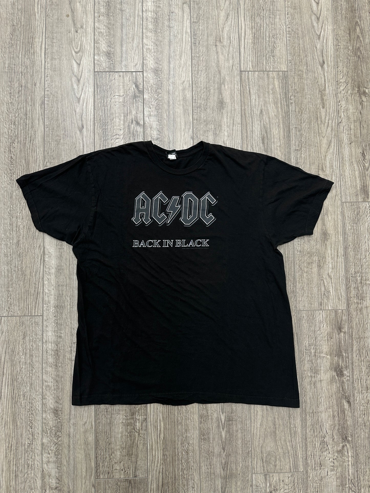 AC/DC Back in Black 2004 tee size 2XL