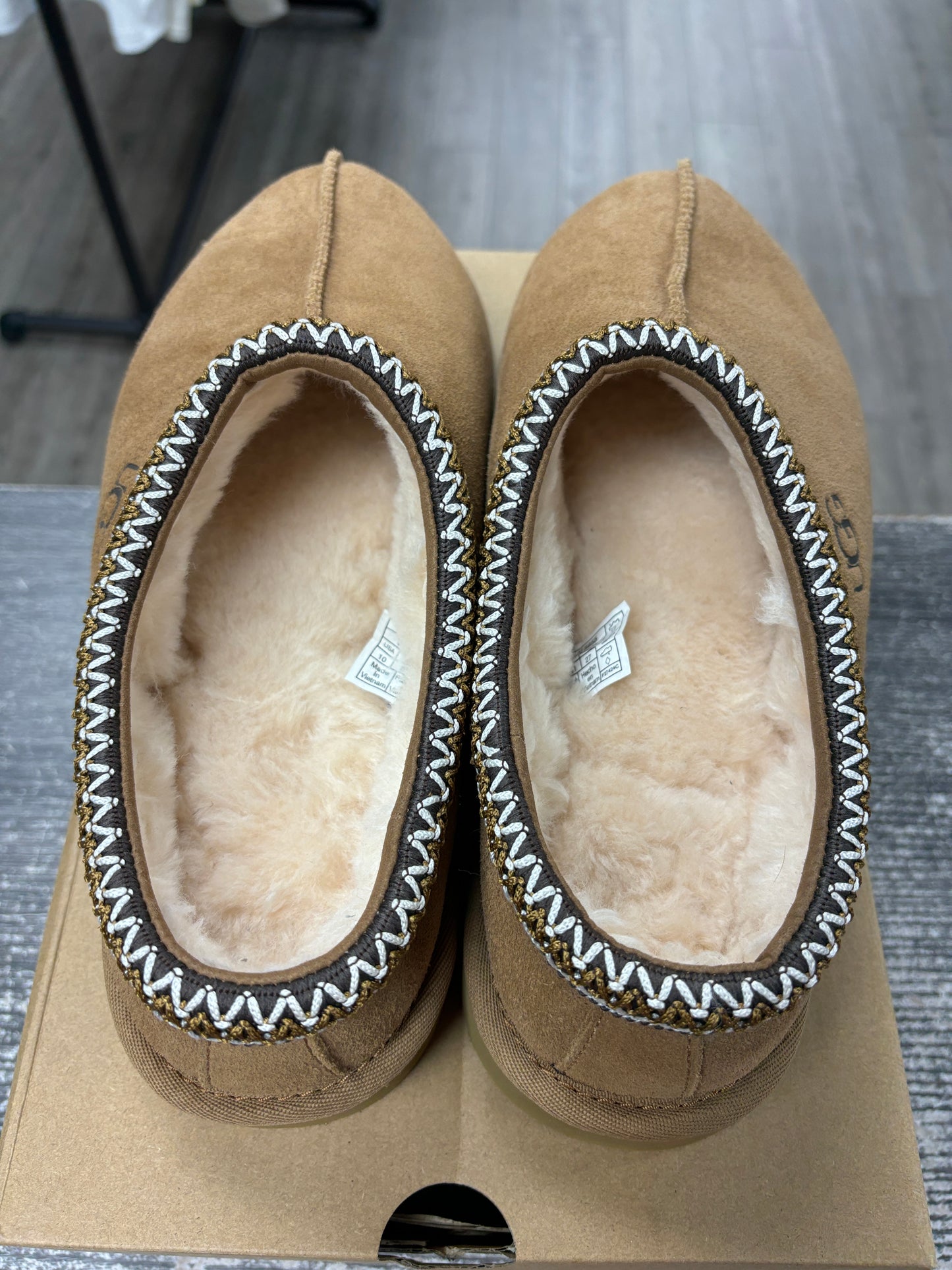 Ugg Tasman chestnut size 10w/8.5m new