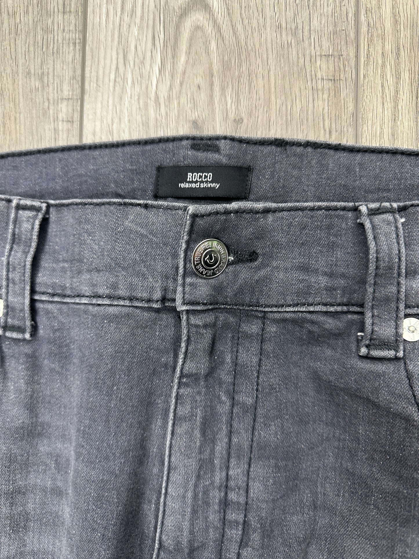 True Religion Relaxed Skinny Size 40x34