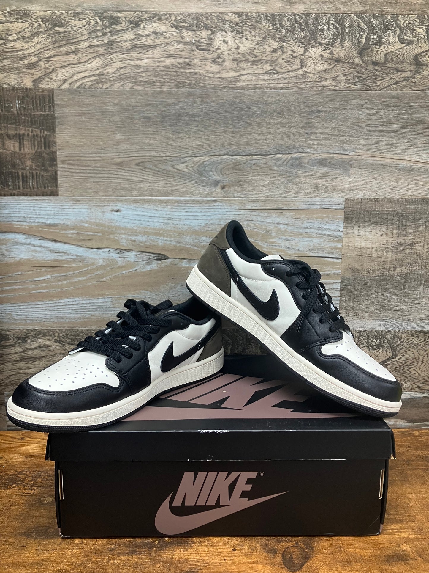 Air Jordan 1 Low Mocha 12