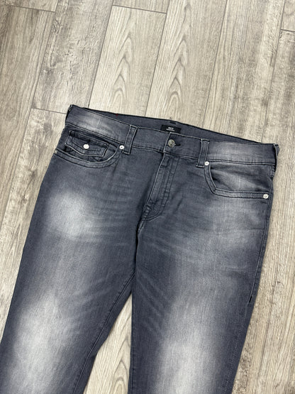 True Religion Relaxed Skinny Size 40x34