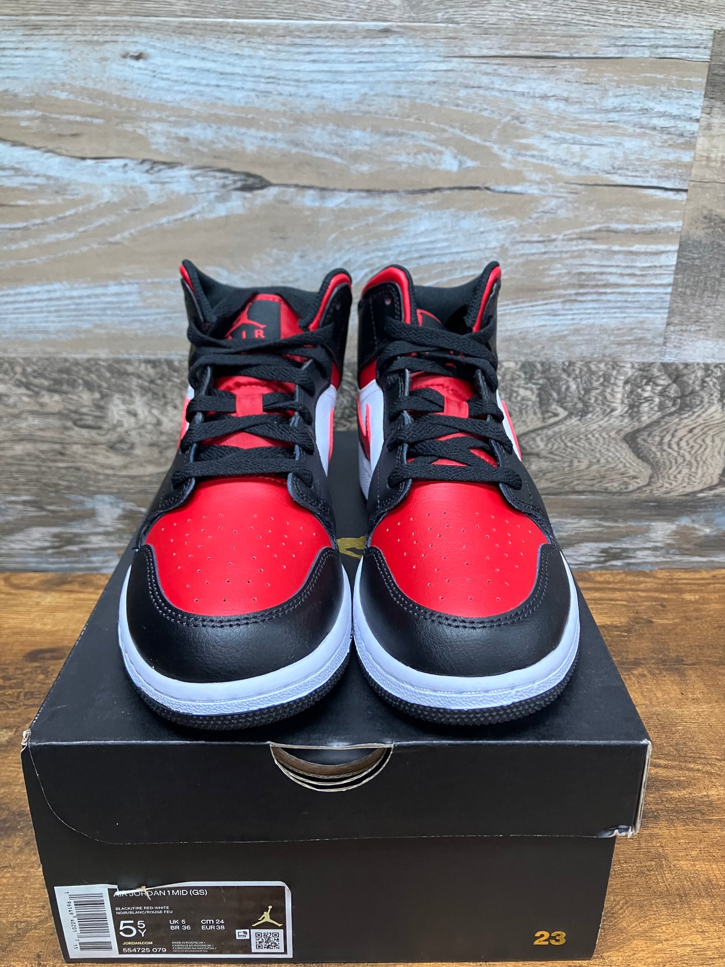 Jordan 1 Mid Fire Red Size 5.5y