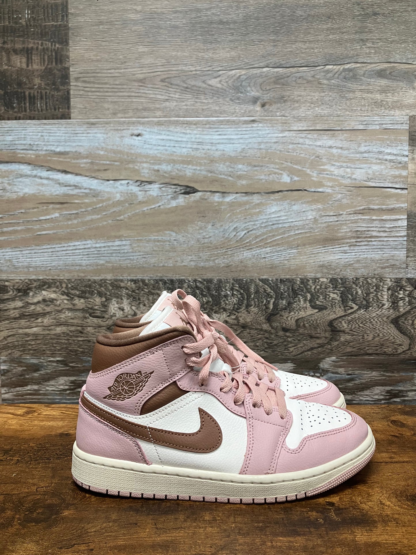 AJ 1 Mid Pink 8w