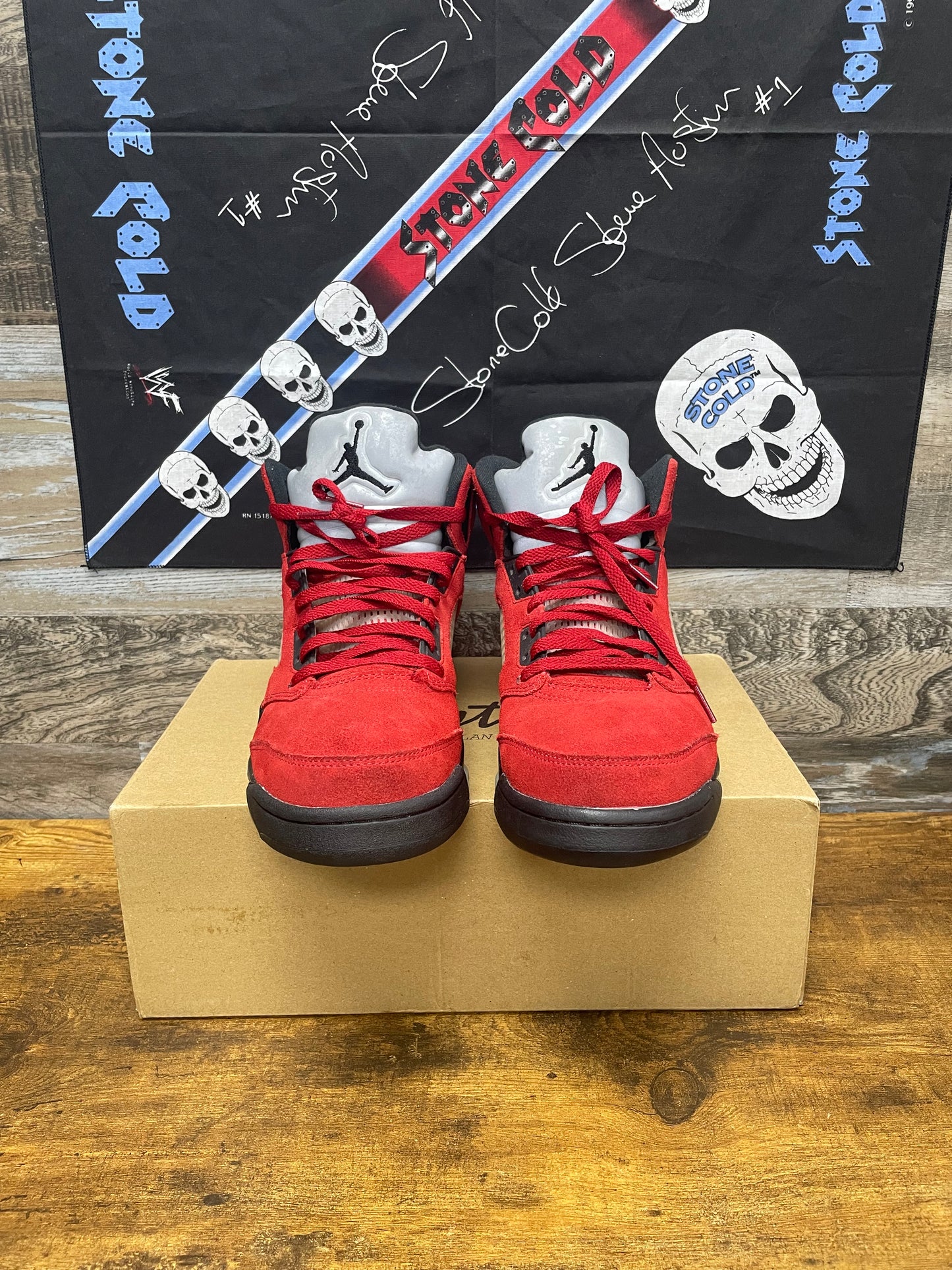 10.5 - Nike Air Jordan 5 Retro 'Raging Bull'