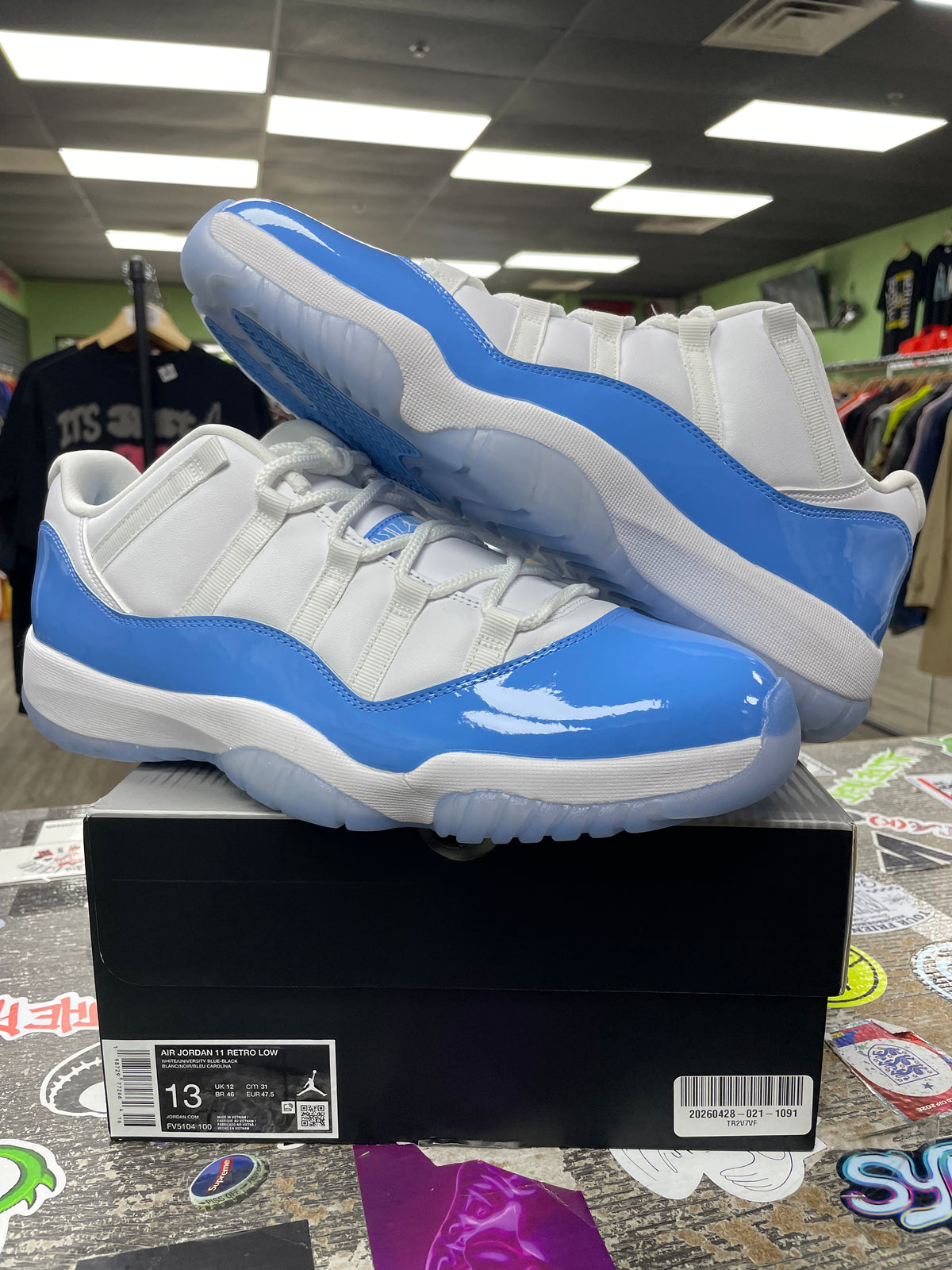 13 - Jordan 11 Low University Blue New