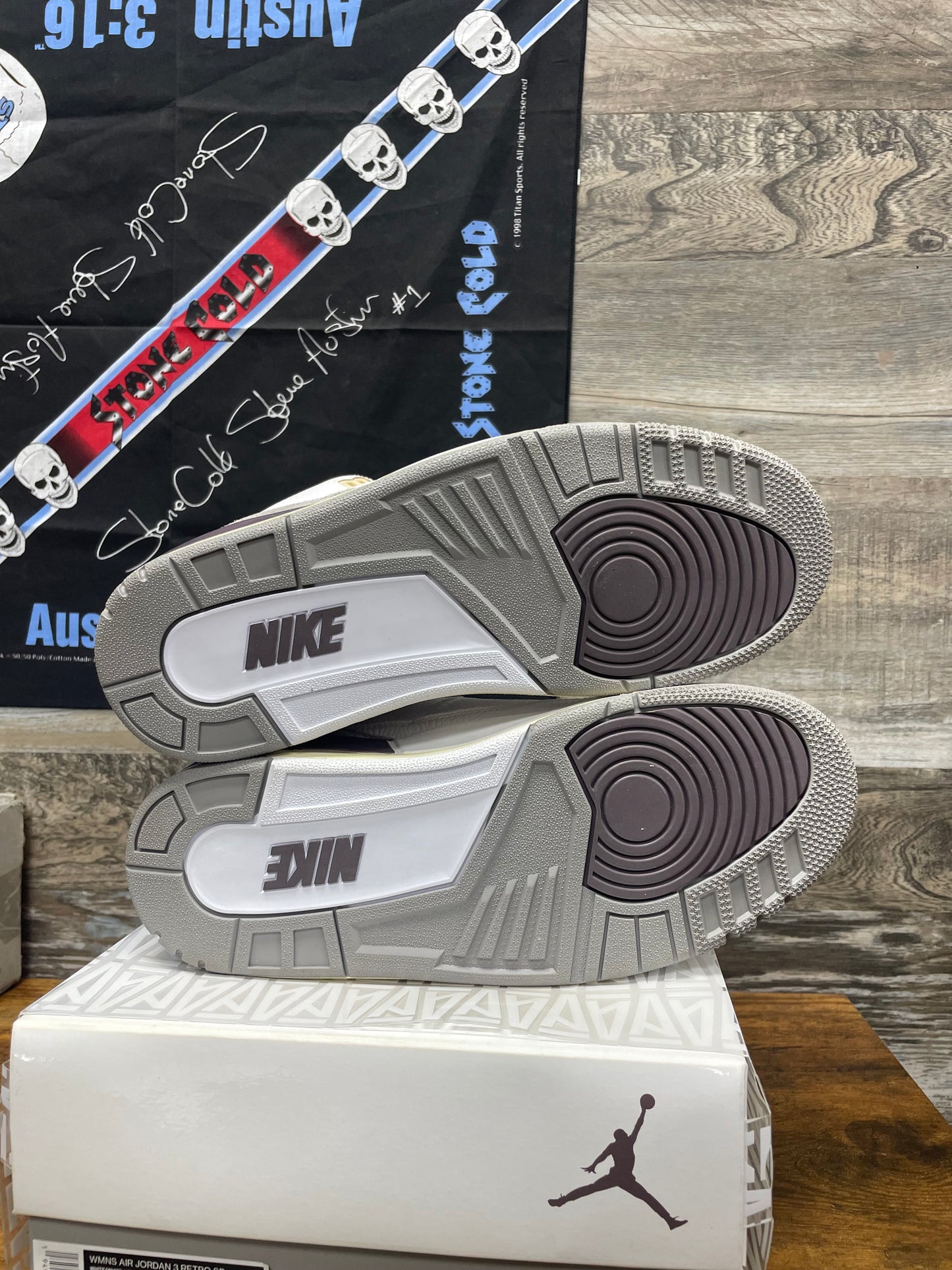 11 - Jordan 3 Retro SP A Ma Maniére sneaker