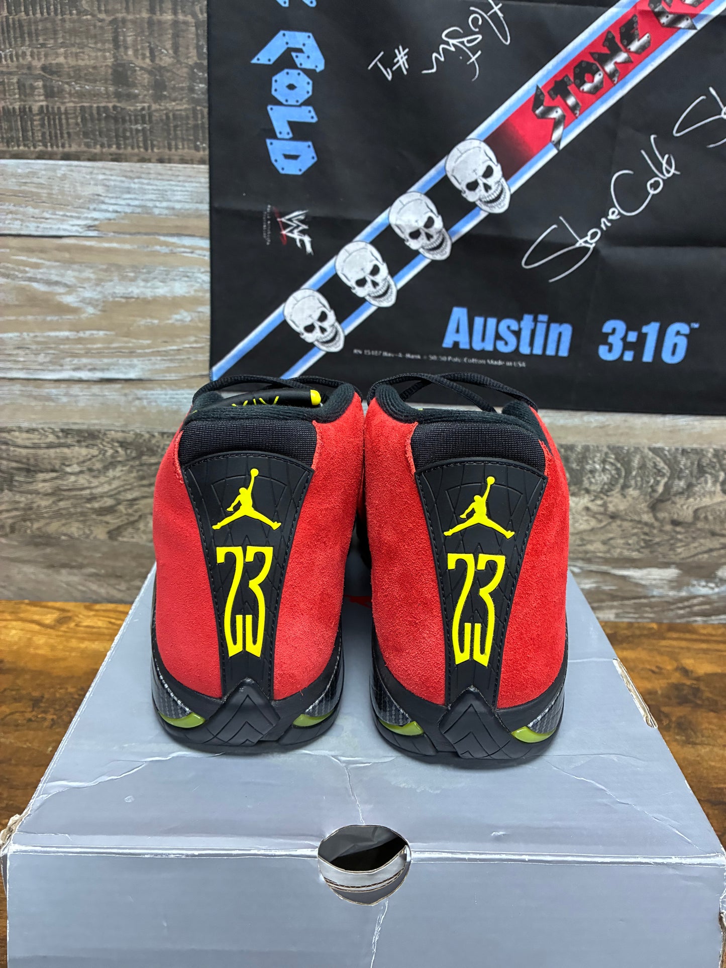 9.5 - Nike Air Jordan 14 Retro "Ferrari" (2025)