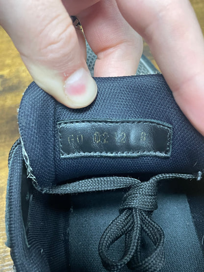 8 - Louis Vuitton Run Away Black and Grey