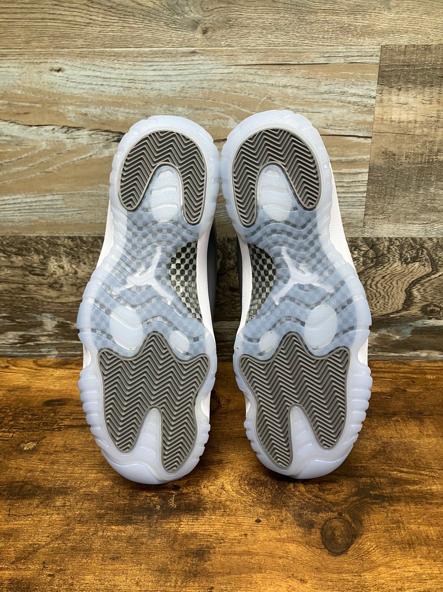 11 - Air Jordan 11 Cool Grey