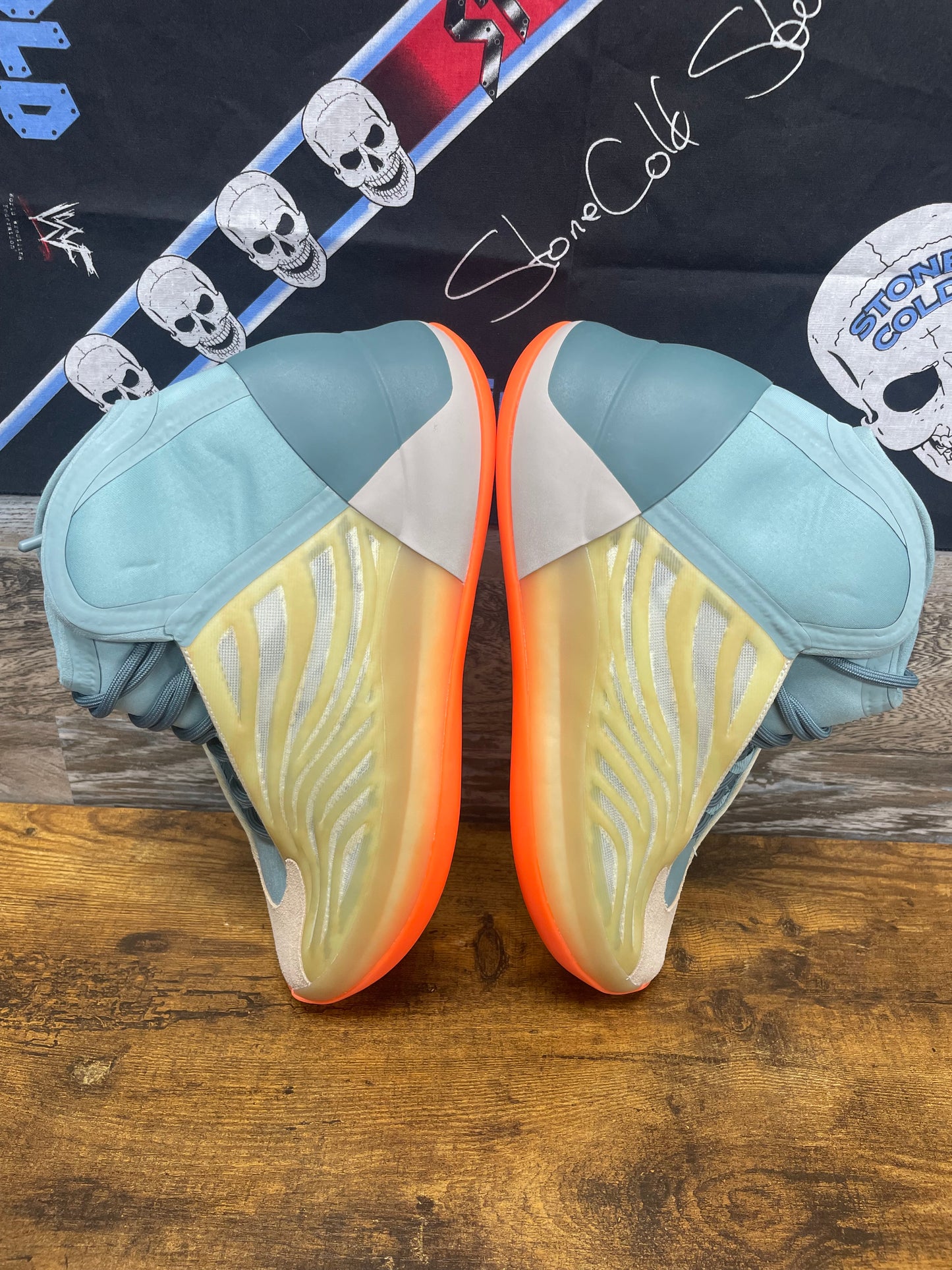 10 - Yeezy QNTM Hi-Res Coral New