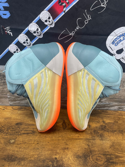 10 - Yeezy QNTM Hi-Res Coral New