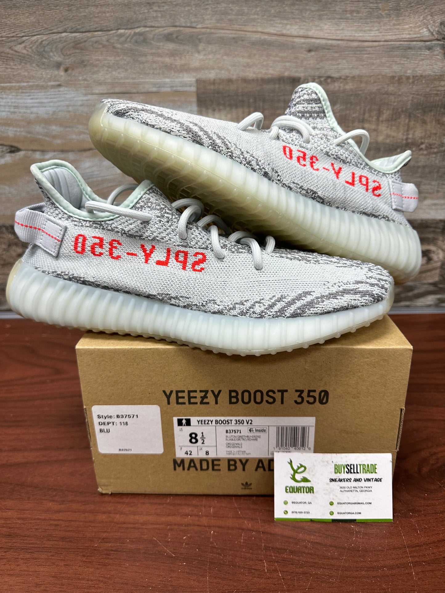 Yeezy 350 v2 blue tint Size 8.5 New