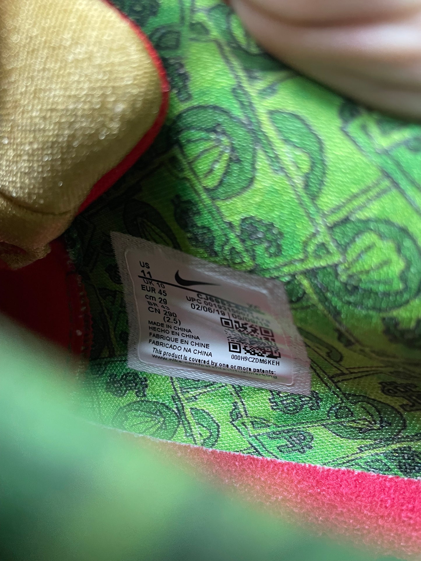 Nike Kyrie 2 SpongeBob Mr Krabs Size 11