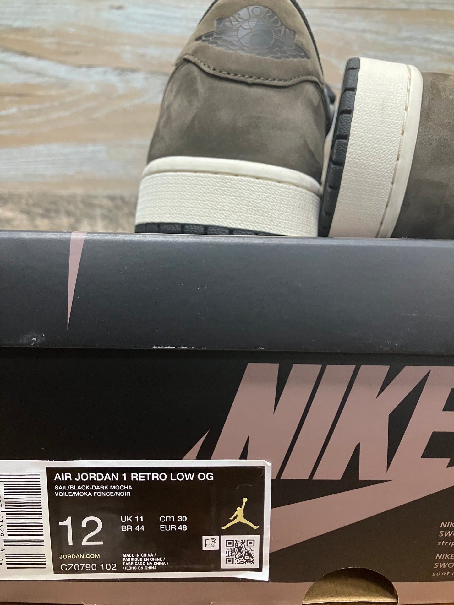 Air Jordan 1 Low Mocha 12