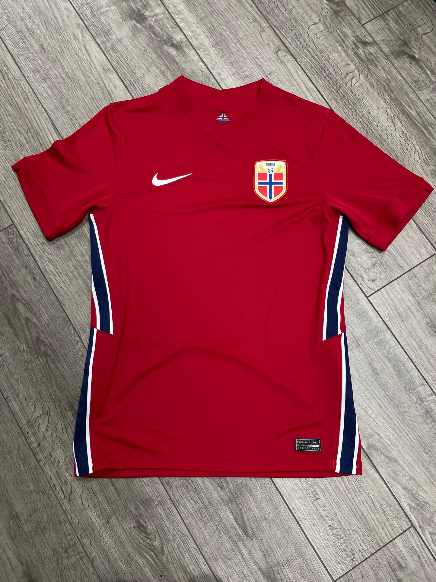 M - Nike 2020-2021 Norway Home Stadium Replica Jersey