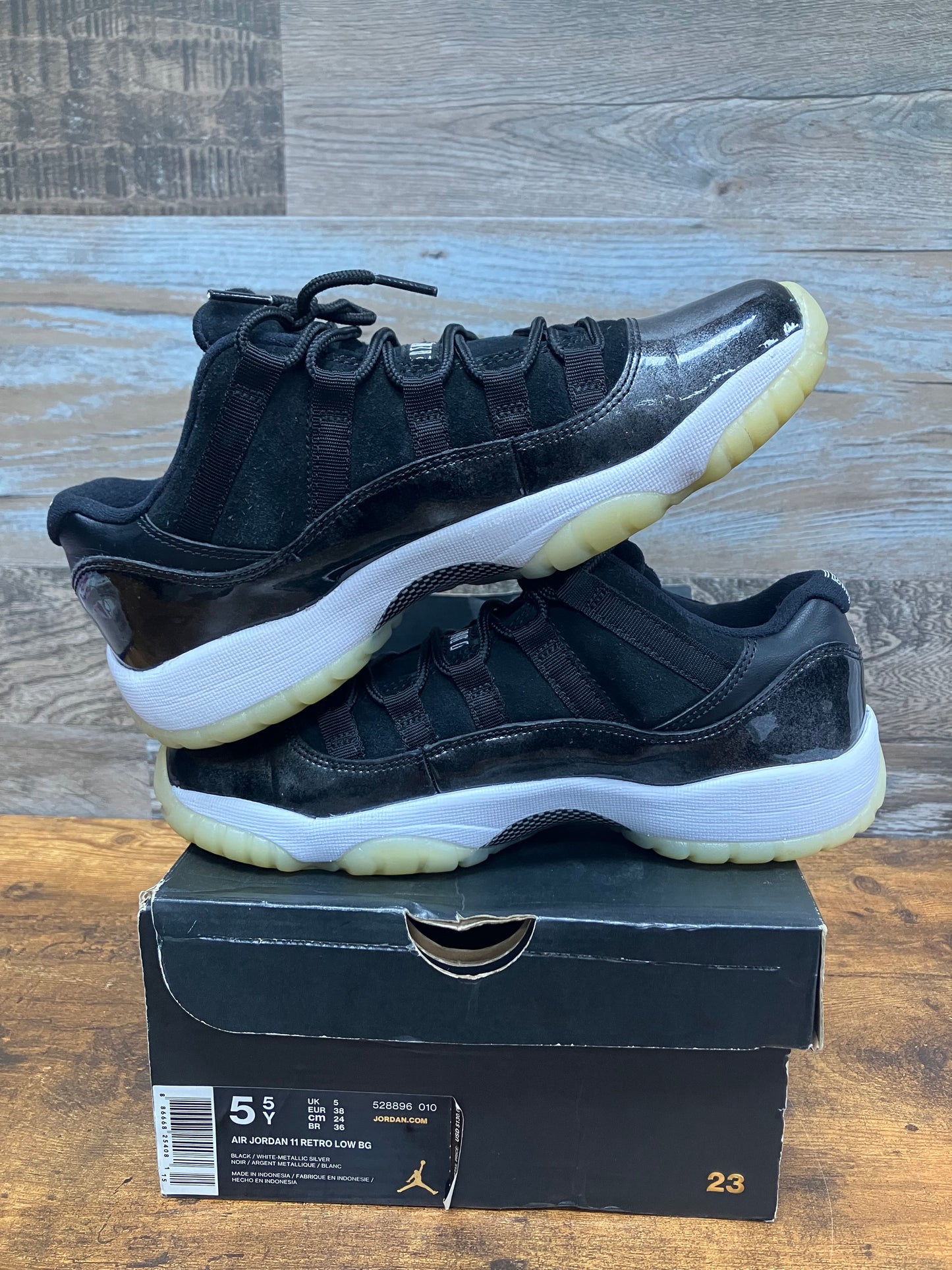 Jordan 11 Low Barons Size 5.5y
