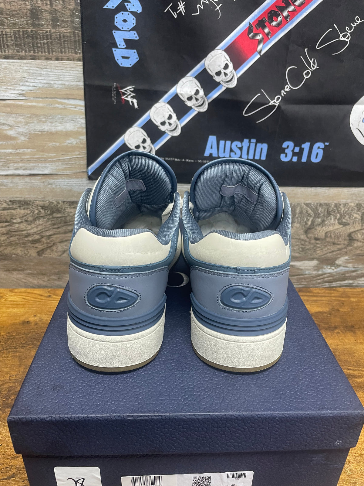 44 - Dior B57 Low "Blue Cream" sneaker